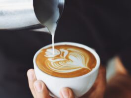 Guide til mælkeskum – Sådan steamer du den perfekte mælkeskum til kaffen guide til mælkeskum