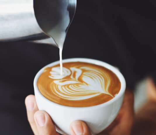 Guide til mælkeskum – Sådan steamer du den perfekte mælkeskum til kaffen guide til mælkeskum